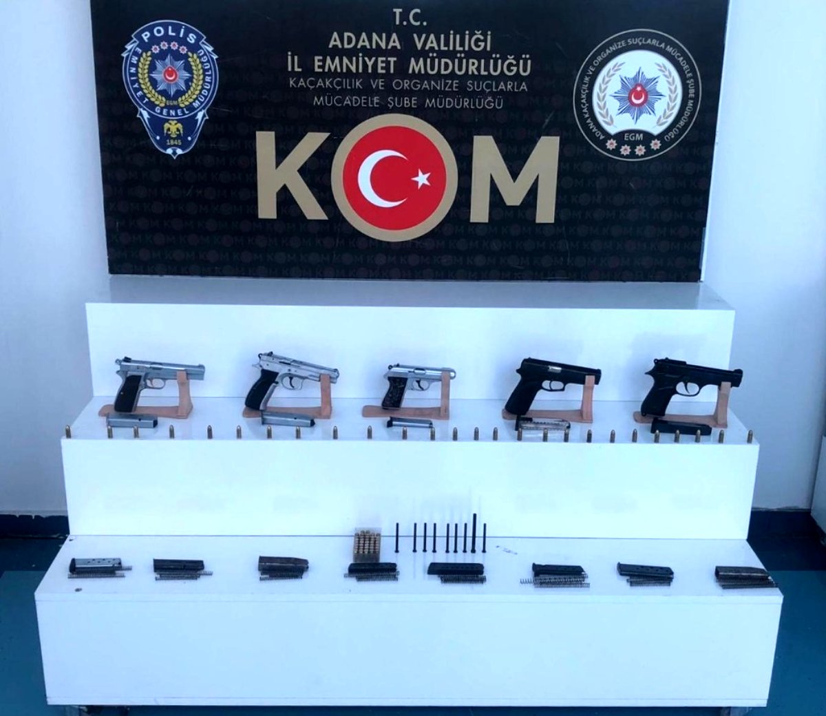 Adana'da 5 adet ruhsatsız tabanca ele geçirildi