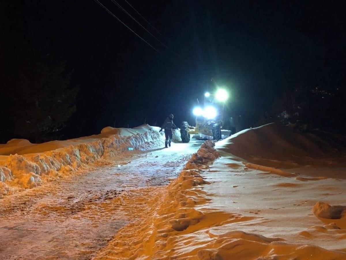Adana'da hastanın imdadına karla mücadele ekipleri yetişti