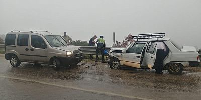 Adana'da aynı yerde meydana gelen iki ayrı trafik kazasında 3 kişi yaralandı