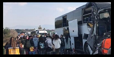 Adana’da depremzede öğrencileri taşıyan otobüs kaza yaptı! 2 ölü çok sayıda yaralı!